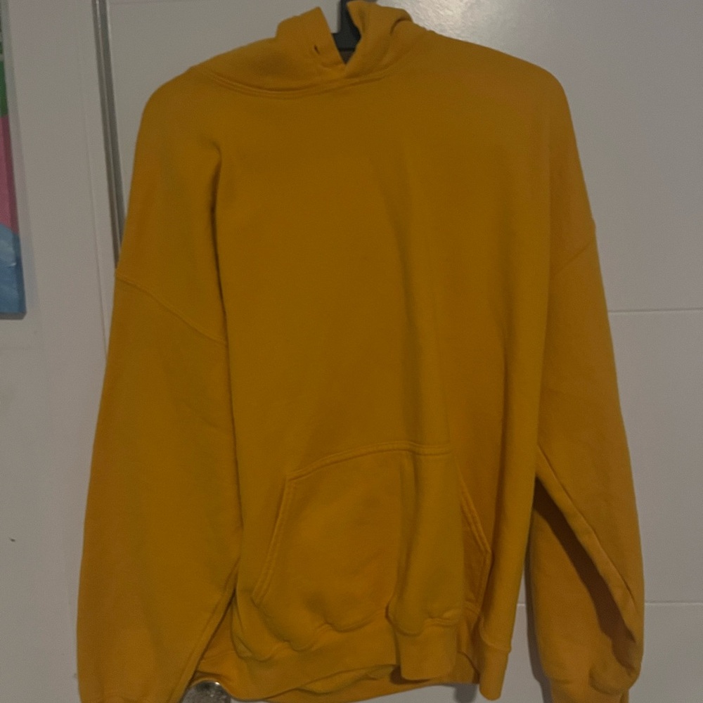 Halo Yellow Crew Neck Sweater Classic Knit Design